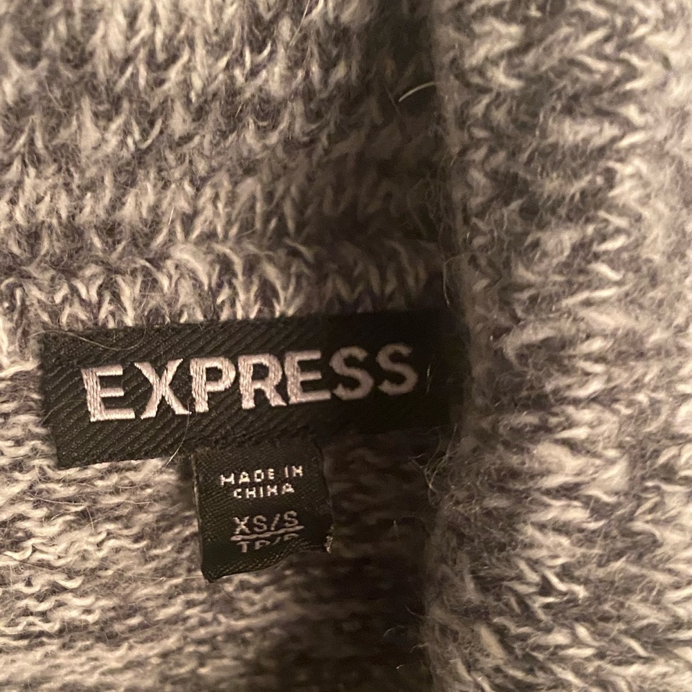 Express Sweater - Picture 2 of 3